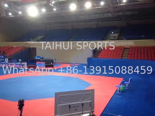 Wzmocniony, odporny na wstrząsy, mat dla treningu taekwondo.