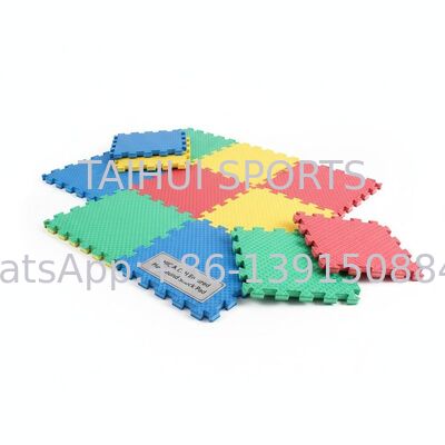 Matka bezpieczeństwa z PE Foam Interlocking o grubości 10-100 mm i HIC & CFH zapewniona do podkładek uderzeniowych na placu zabaw