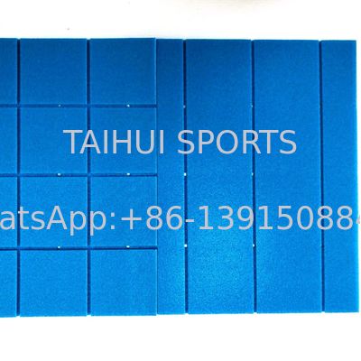 Powierzchnia drenażowa z sztucznej trawy na polu sportowym